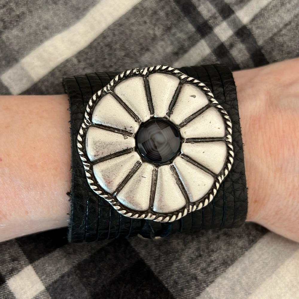 💥NWOT Leatherock Bracelet